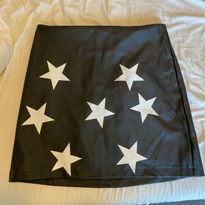 Black and white Princess Polly star mini skirt